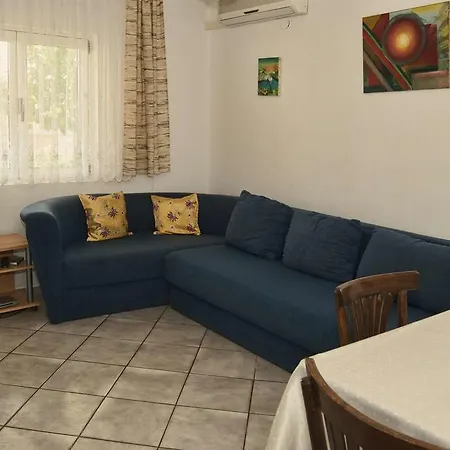 Zderic 735 Apartamento *