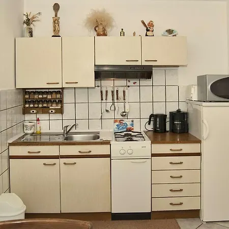 Apartamento Zderic 735 *