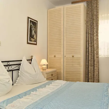 Apartamento Zderic 735 Gradac (Split-Dalmatia)